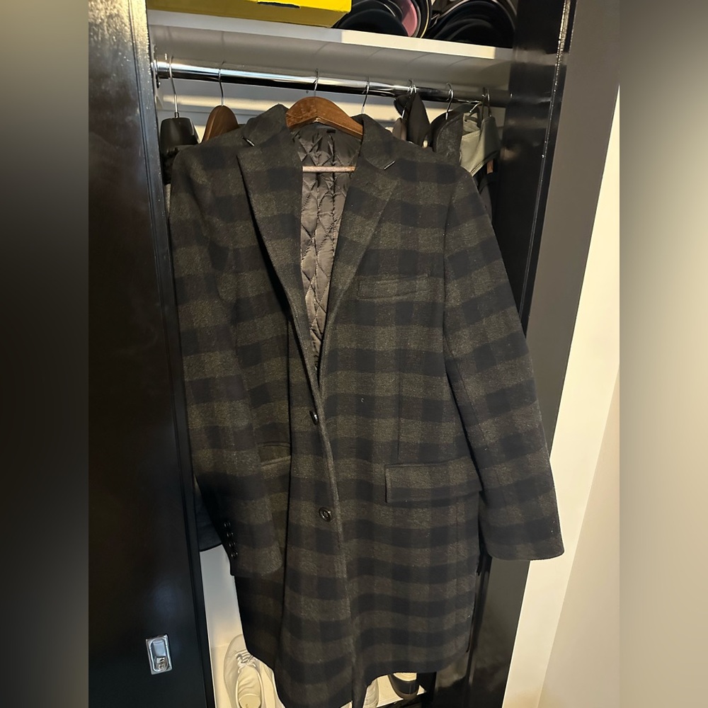 JCrew men’s coat dark grey and navy plaid